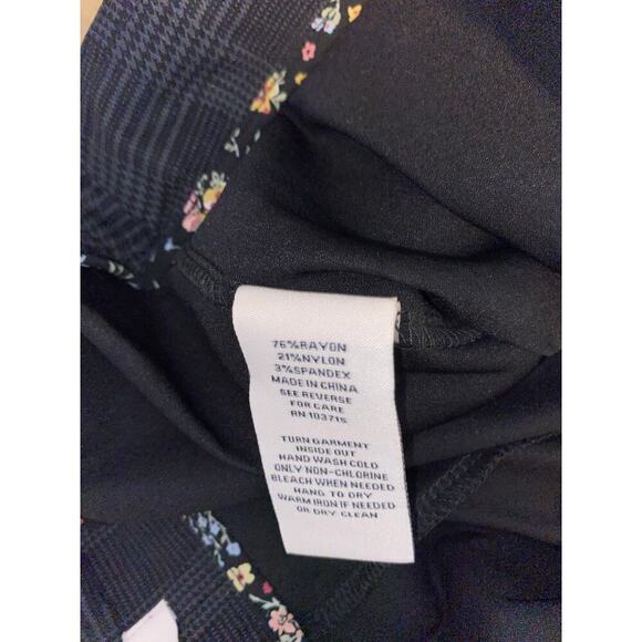 NWT $78 Nanette Lepore Black Grey size Medium Plaid Stretchy Pants - Picture 8 of 9